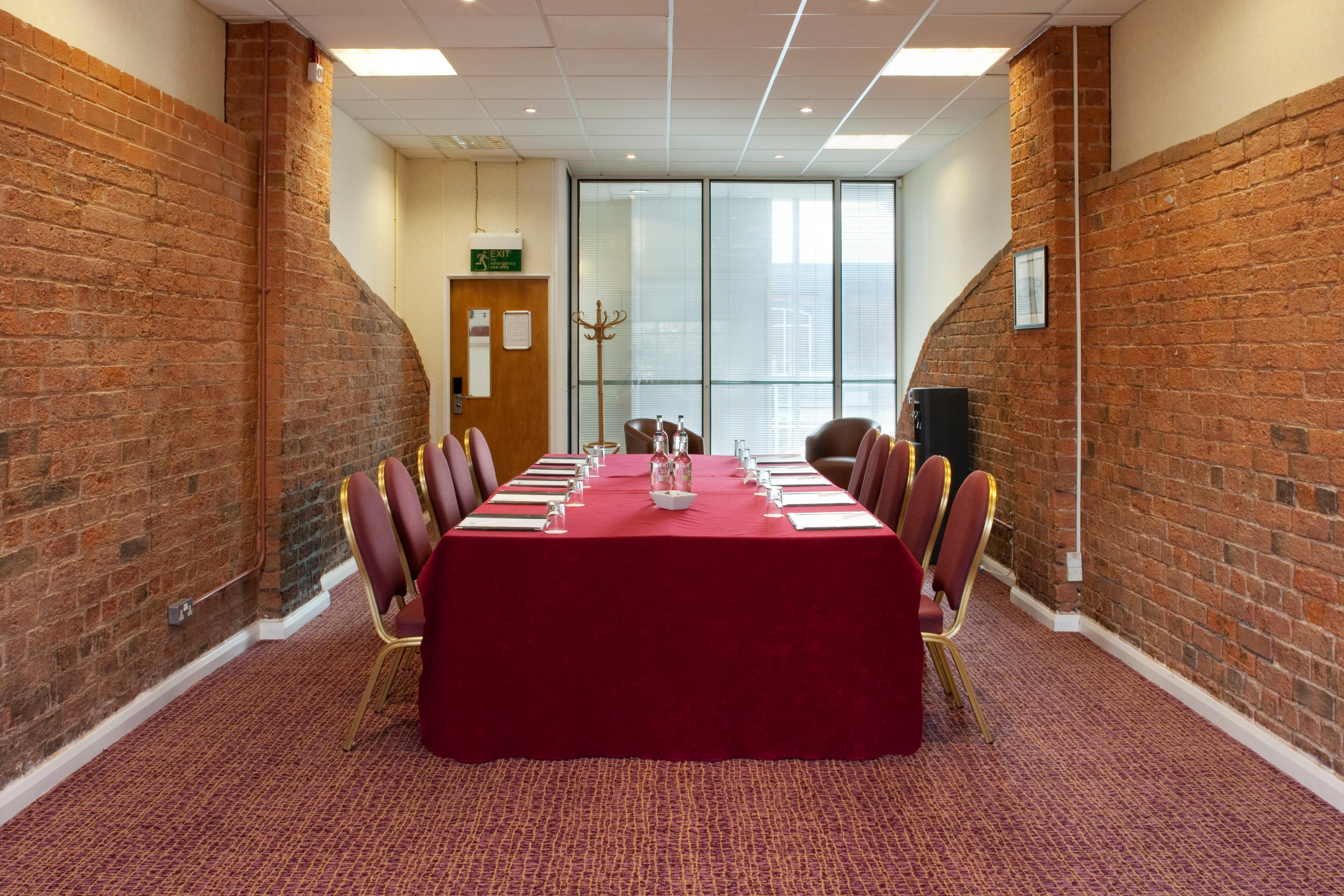 Holiday Inn Ellesmere Port/Cheshire Oaks By Ihg Экстерьер фото